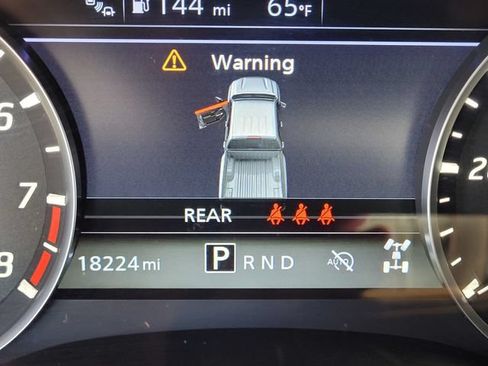 Used 2025 Nissan Frontier SV AWD/4WD image 26