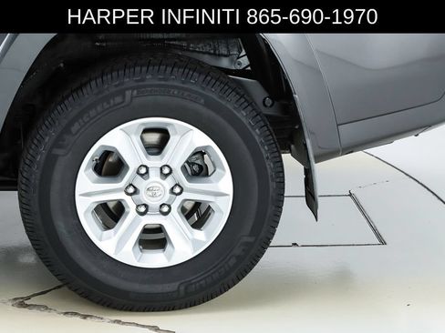 Used 2020 Toyota 4Runner SR5 Premium w/ Moonroof Package AWD/4WD image 44