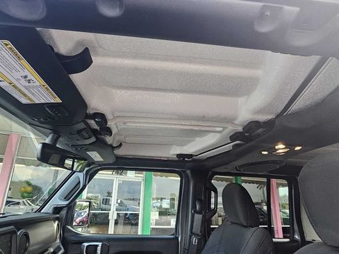 Used 2021 Jeep Gladiator Sport AWD/4WD image 24
