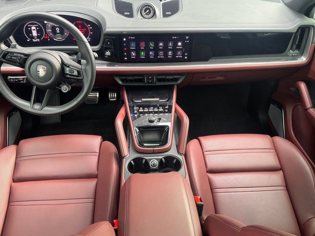 Certified 2025 Porsche Cayenne Turbo AWD/4WD image 23