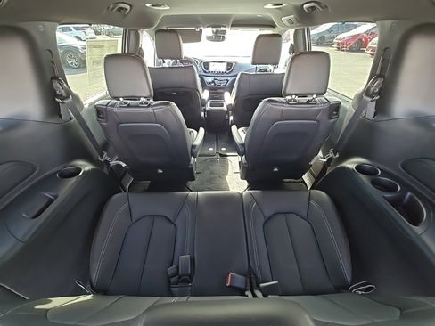 New 2026 Chrysler Pacifica Select w/ S Appearance Package image 39