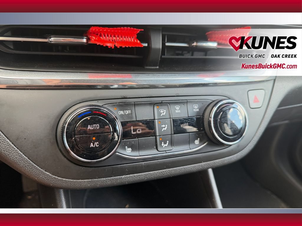 Used 2025 Buick Envista Sport Touring w/ Convenience I Package FWD image 27