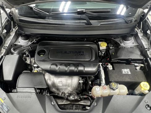 Used 2019 Jeep Cherokee Latitude Plus image 24