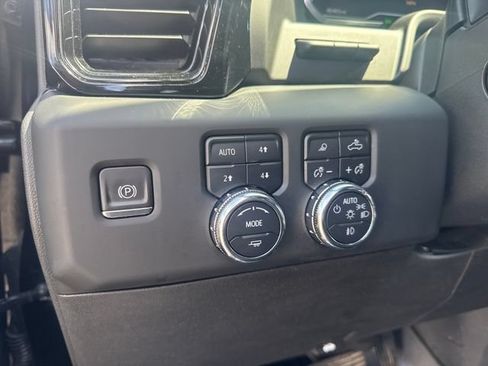 Used 2023 GMC Sierra 1500 AT4 w/ Technology Package AWD/4WD image 13