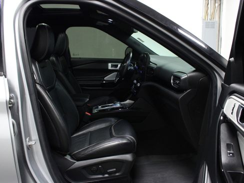 Used 2022 Ford Explorer ST w/ Equipment Group 401A AWD/4WD image 17