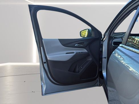 Used 2024 Chevrolet Equinox LT image 16