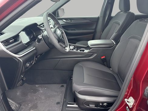 Used 2024 Jeep Grand Cherokee L Laredo image 12