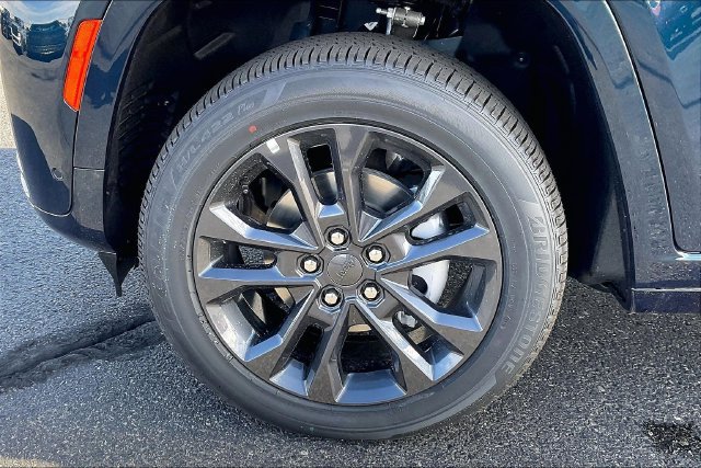 New 2026 Jeep Grand Cherokee Limited AWD/4WD image 12