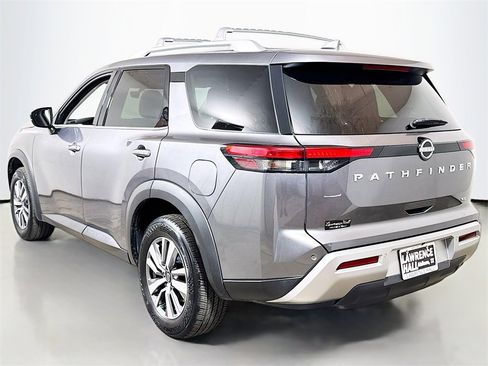 Used 2023 Nissan Pathfinder SL image 6