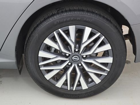 Certified 2023 Nissan Altima 2.5 SV image 31