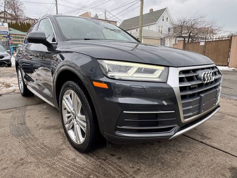 Used 2018 Audi Q5 2.0T Premium Plus w/ Premium Plus Package AWD/4WD image 3