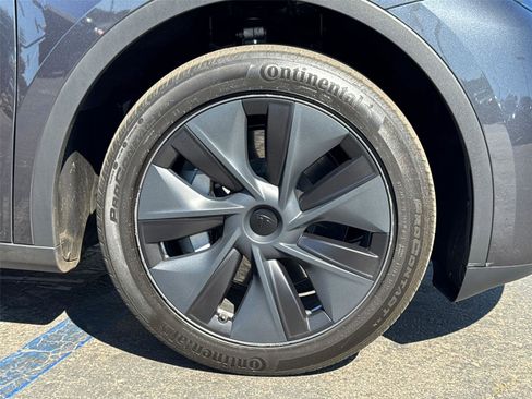 Used 2024 Tesla Model Y Long Range image 6