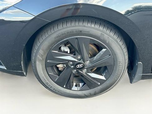 Used 2022 Hyundai Elantra SEL FWD image 36