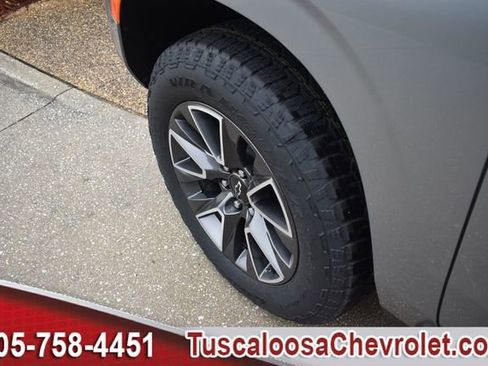Used 2024 Chevrolet Tahoe Z71 w/ Luxury Package AWD/4WD image 17