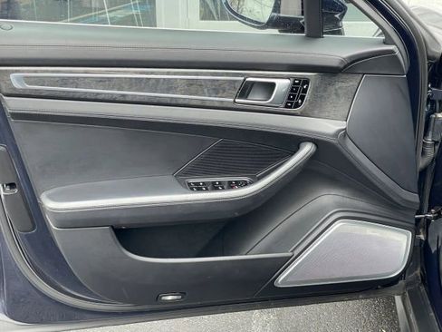 Used 2017 Porsche Panamera Turbo w/ Sport Chrono Package image 15