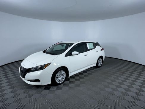 Certified 2025 Nissan Leaf S FWD image 4