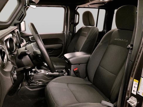 Used 2019 Jeep Wrangler Unlimited Sahara image 24