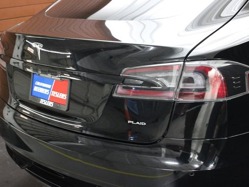 Used 2022 Tesla Model S Plaid image 38