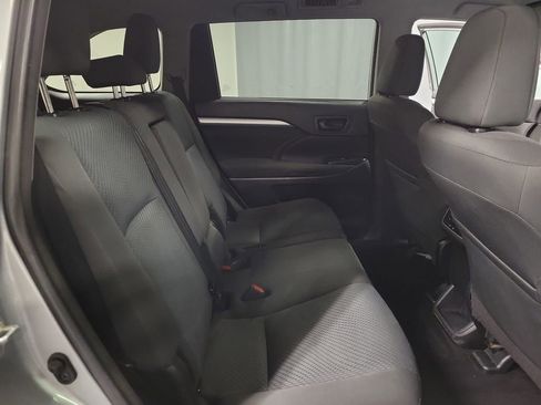 Used 2018 Toyota Highlander LE image 21