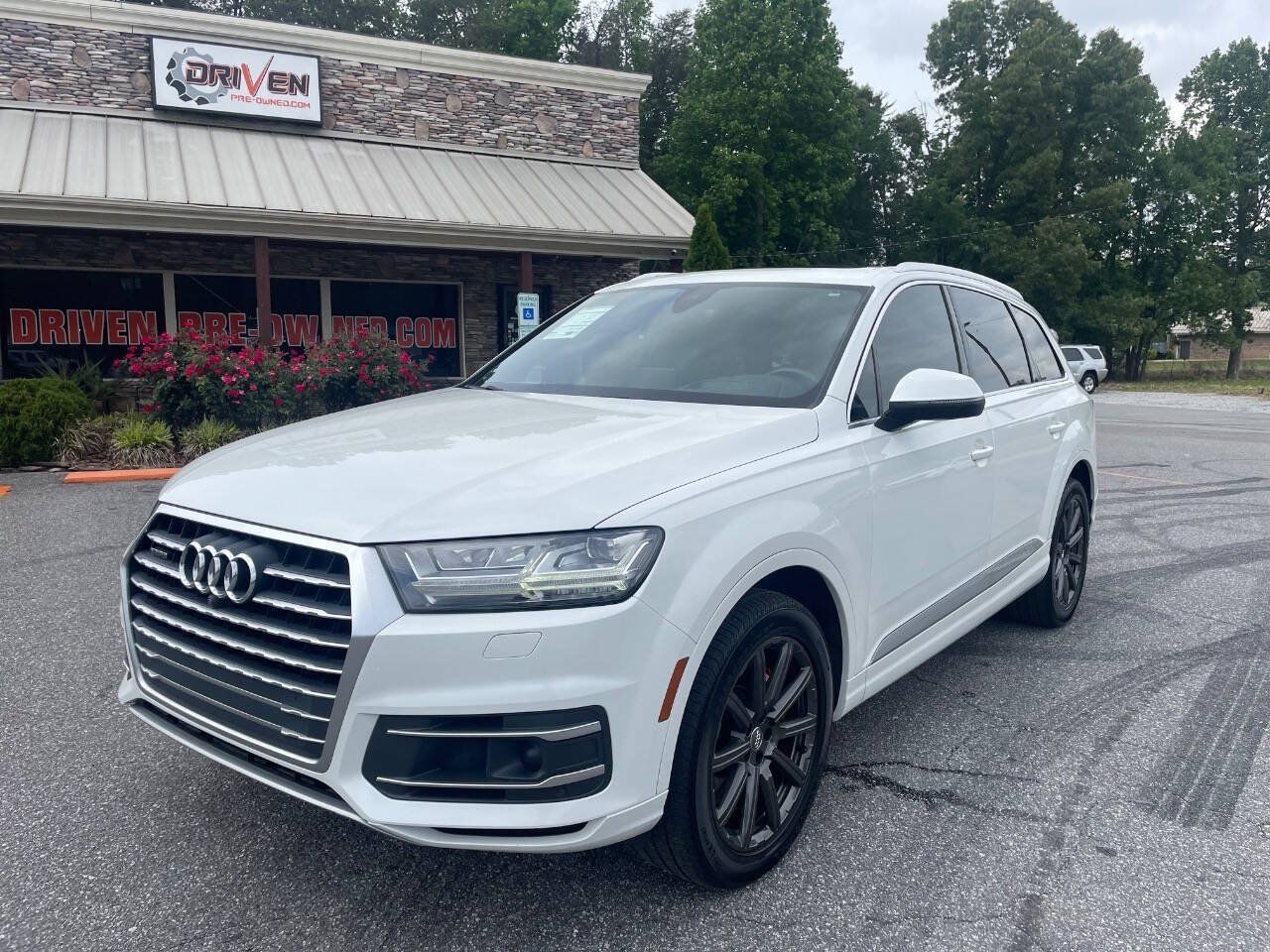 Used 2017 Audi Q7 3.0T Prestige AWD/4WD image 5