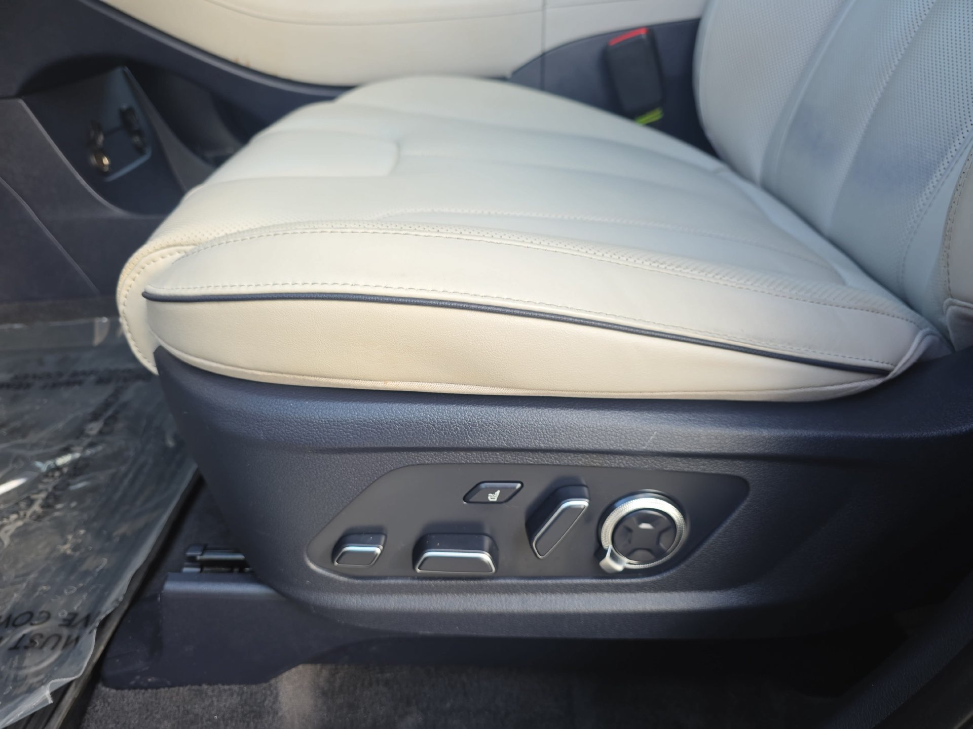 Used 2023 Hyundai Palisade Calligraphy w/ Winter Package FWD image 28