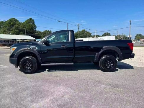 Used 2017 Nissan Titan S image 10