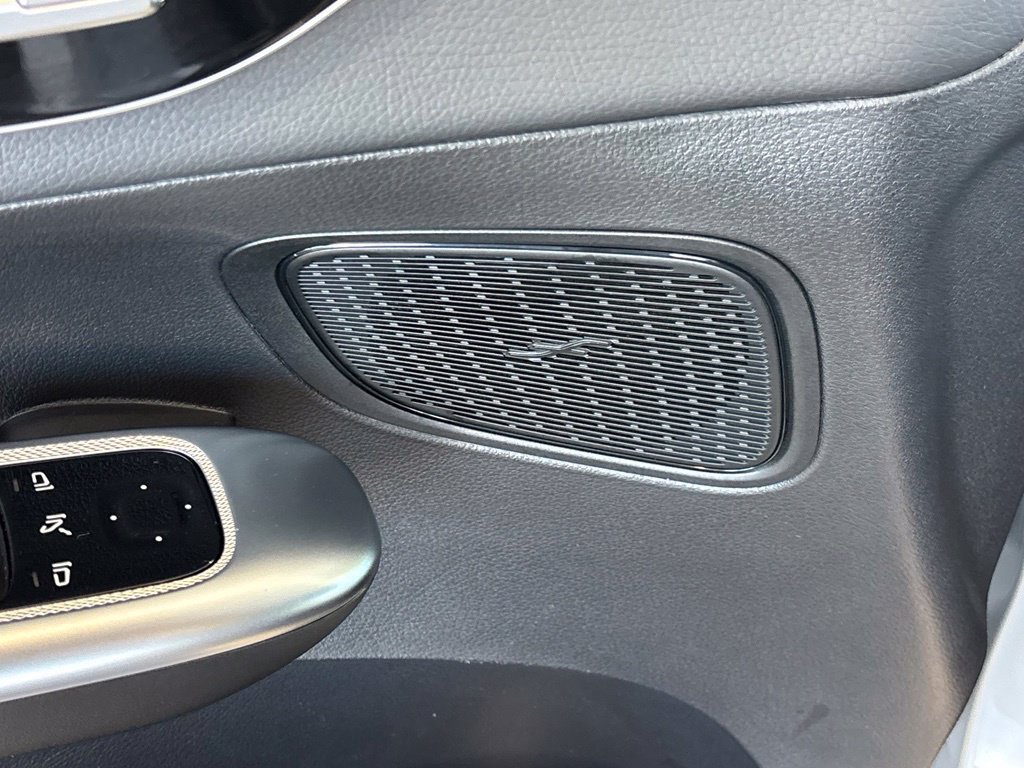 Used 2025 Mercedes-Benz GLC 350e 4MATIC image 19