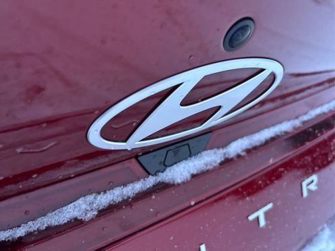 Certified 2025 Hyundai Elantra Sport image 14