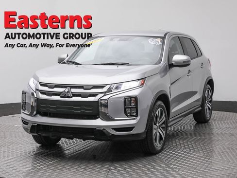 Used 2024 Mitsubishi Outlander Sport SE image 1