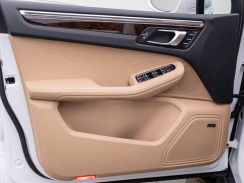 New 2026 Porsche Macan S image 14