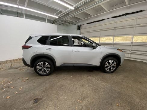 Used 2023 Nissan Rogue SV image 7