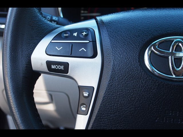 Used 2012 Toyota Highlander SE w/ Tow Pkg AWD/4WD image 27