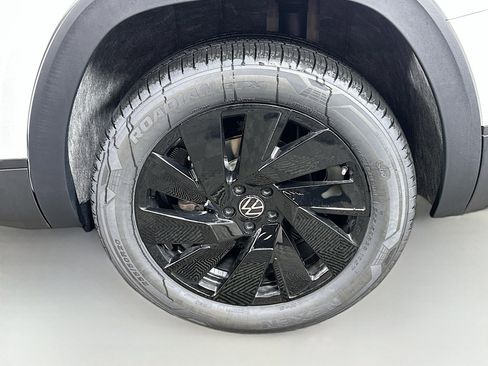 New 2026 Volkswagen Atlas SE image 31