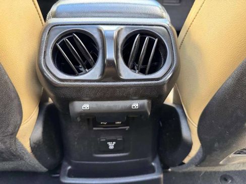 Used 2019 Jeep Wrangler Unlimited Rubicon image 28