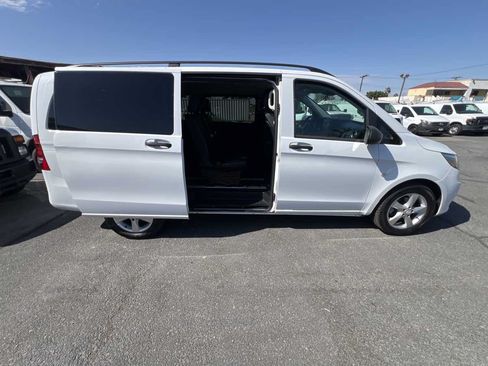 Used 2016 Mercedes-Benz Metris Passenger image 18