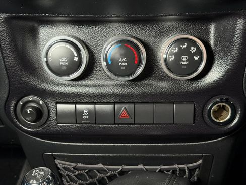 Used 2016 Jeep Wrangler Unlimited Sport w/ Quick Order Package 23S AWD/4WD image 28