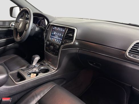 Used 2018 Jeep Grand Cherokee Limited image 27