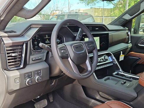 Used 2024 GMC Sierra 3500 Denali Ultimate image 9