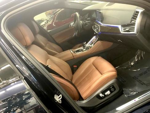 Used 2022 BMW X6 xDrive40i w/ M Sport Package image 16