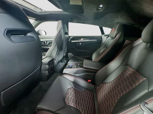 Used 2019 Lamborghini Urus image 24