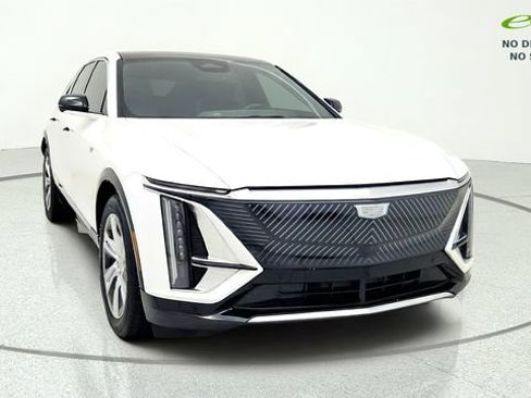 Used 2024 Cadillac Lyriq Tech RWD image 2