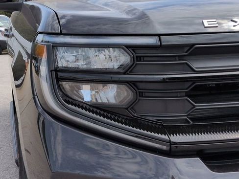 New 2025 Ford Expedition Active image 9