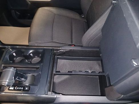 Certified 2022 Ford F150 XLT w/ Equipment Group 302A High image 40