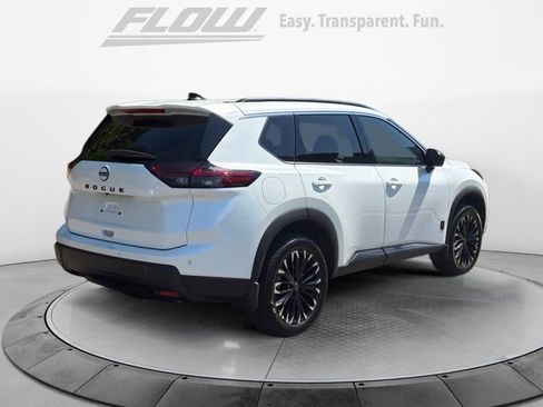 Certified 2026 Nissan Rogue SV FWD image 9