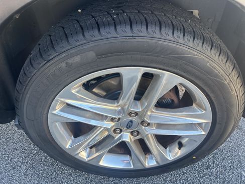 Used 2016 Ford Explorer Limited w/ Equipment Group 301A FWD image 34