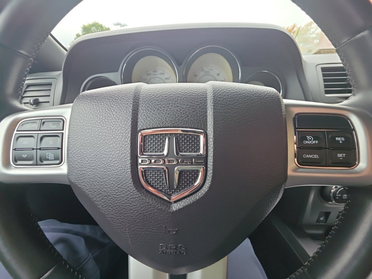 Used 2011 Dodge Challenger R/T RWD image 26