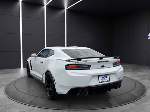 Used 2017 Chevrolet Camaro SS RWD image 4