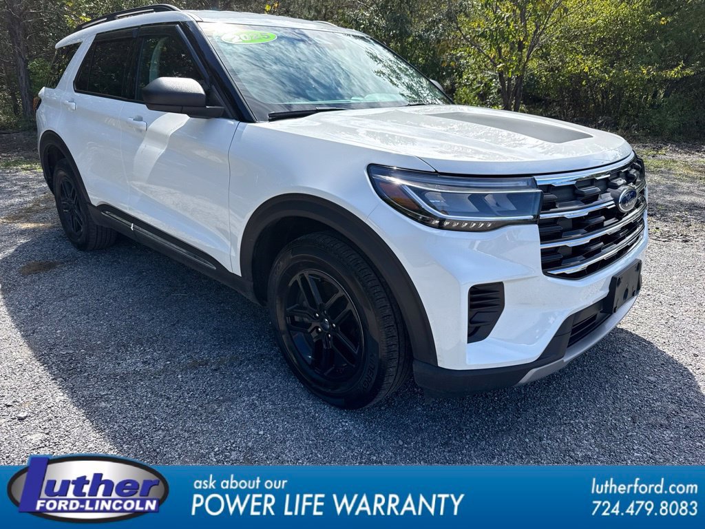 Used 2025 Ford Explorer Active AWD/4WD image 1