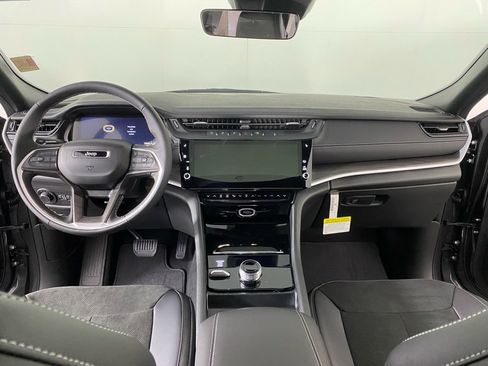 New 2026 Jeep Grand Cherokee Altitude AWD/4WD image 4