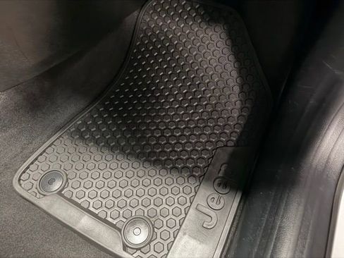 Used 2023 Jeep Compass Trailhawk image 28